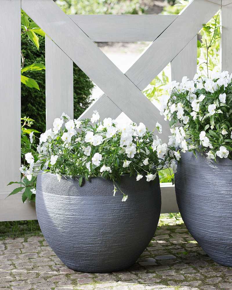 Beliani Gėlių vazonas ZAKROS 38 cm Pilkas