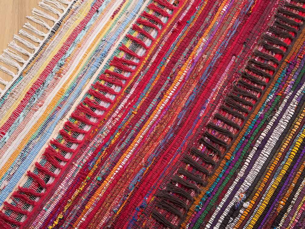 Beliani Kilimas DANCA juodas 140 x 200 cm