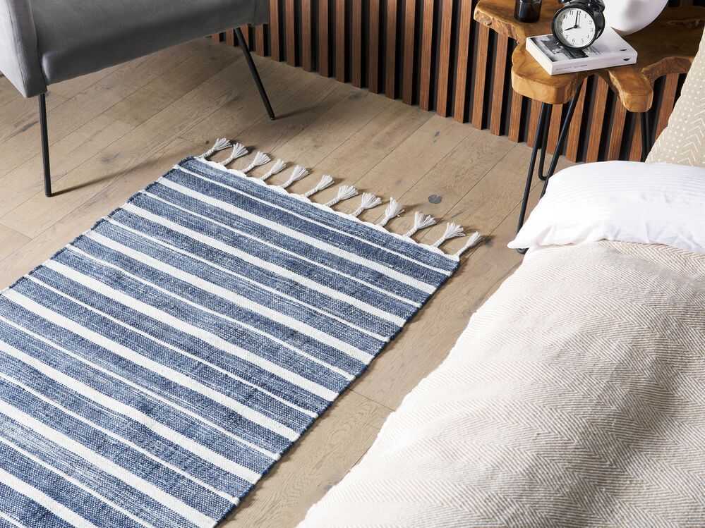 Beliani Kilimas BADEMLI tamsiai mėlynas 80 x 150 cm
