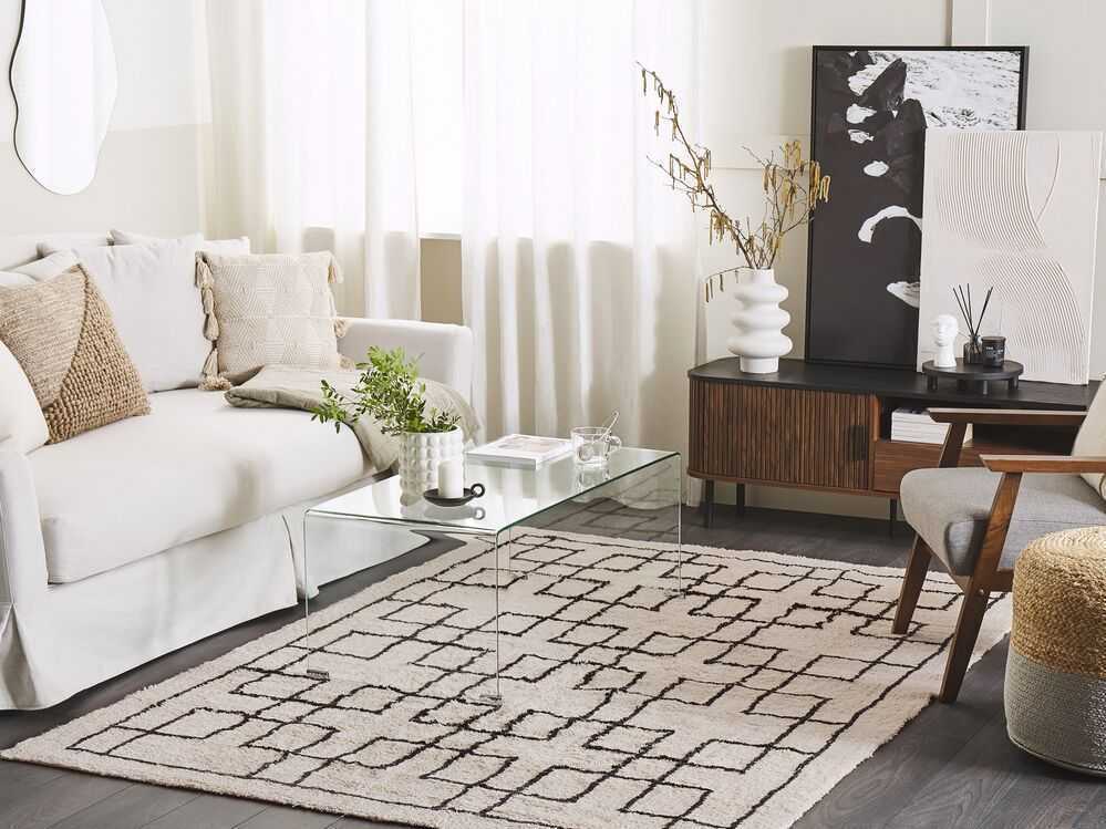 Beliani Kilimas TURHAL smėlio spalvos 140 x 200 cm medvilninis