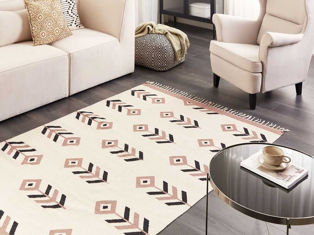 Beliani Kilimas NIAVAN smėlio spalvos 140 x 200 cm medvilninis