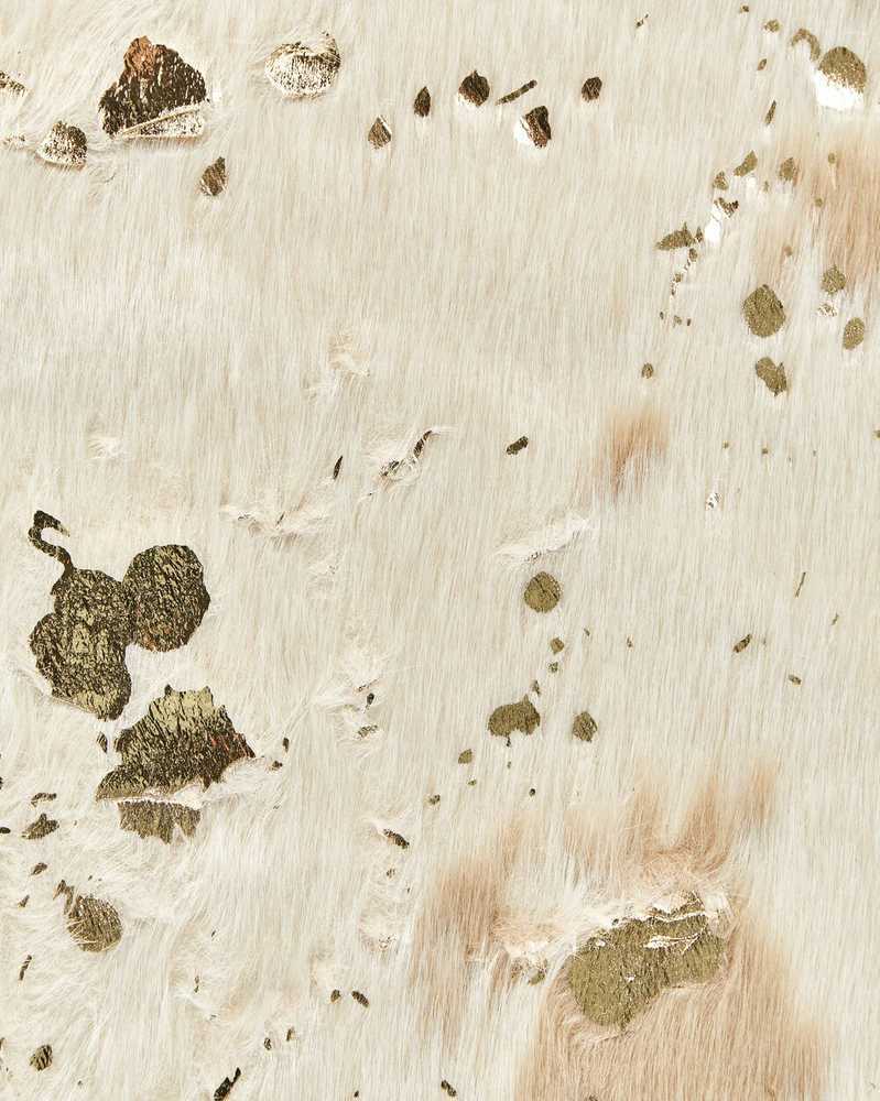 Beliani Dirbtinio kailio kilimas BOGONG smėlio spalvos 150 x 200 cm