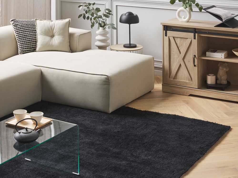 Beliani Shaggy kilimas DEMRE juodas 160 x 230 cm
