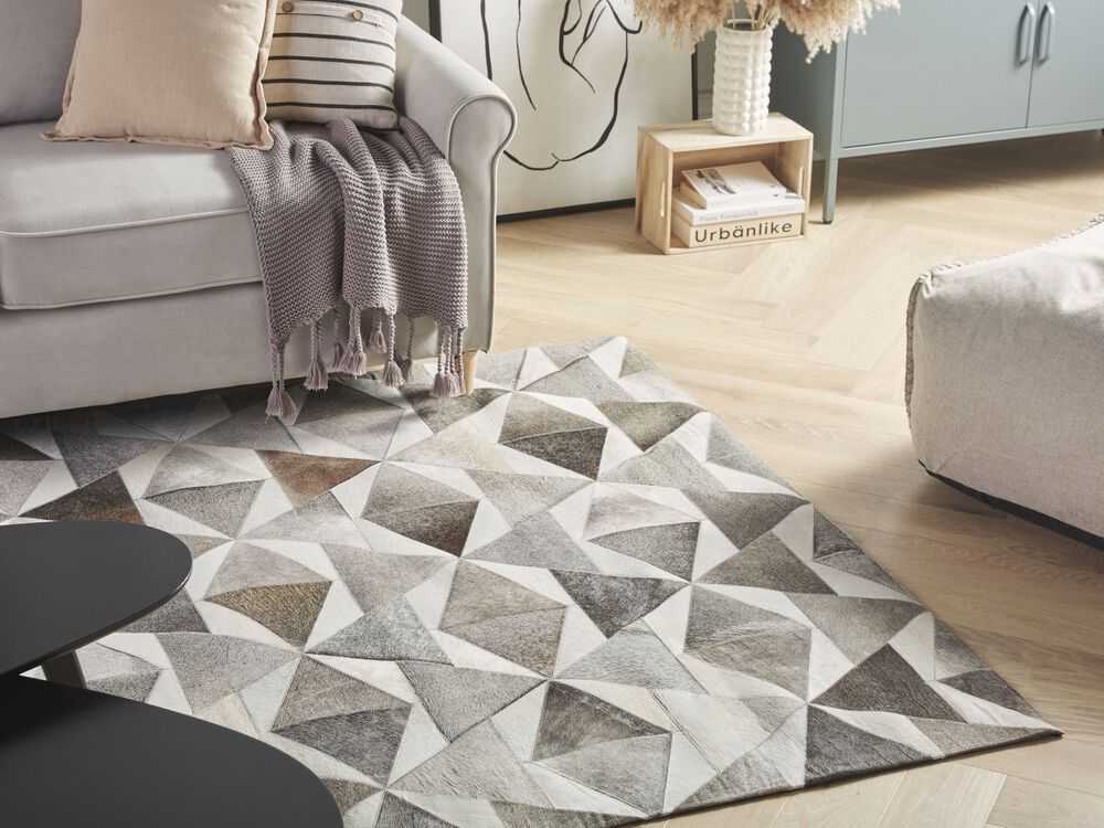 Beliani Kilimas ALAKA pilkas 140 x 200 cm natūrali oda