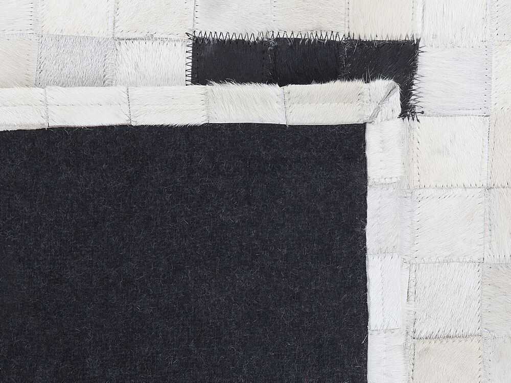 Beliani Kiliminis BOLU juodas 160 x 230 cm natūralios odos