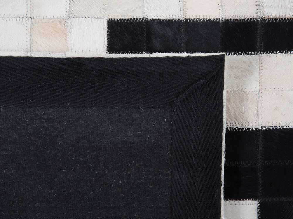 Beliani Kilimas BOLU juodas 80 x 150 cm natūrali oda