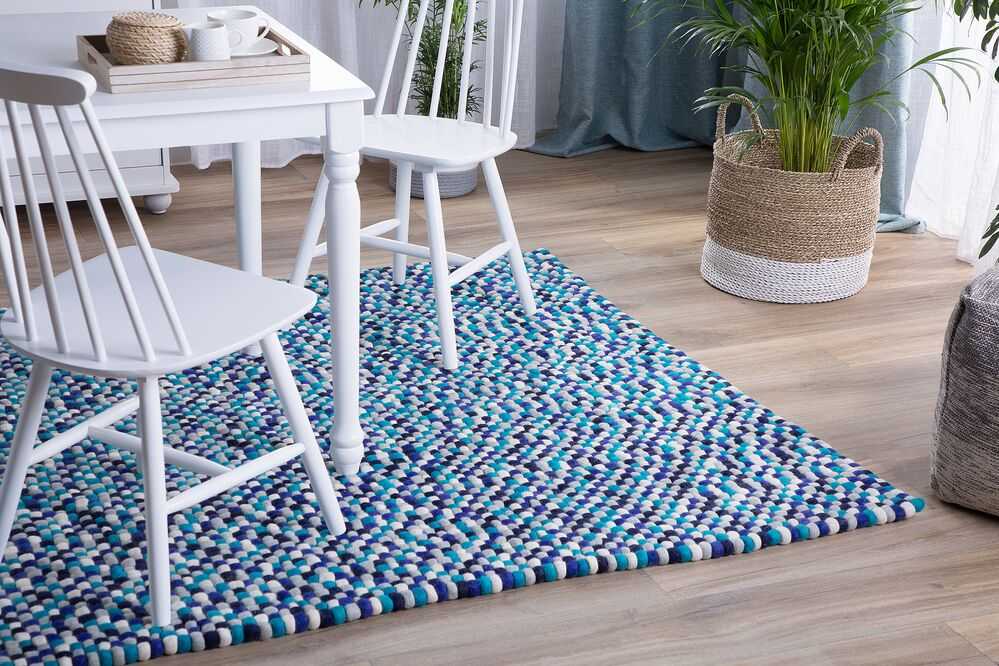 Beliani Kilimas AMDO tamsiai mėlynas 160 x 230 cm Vilna
