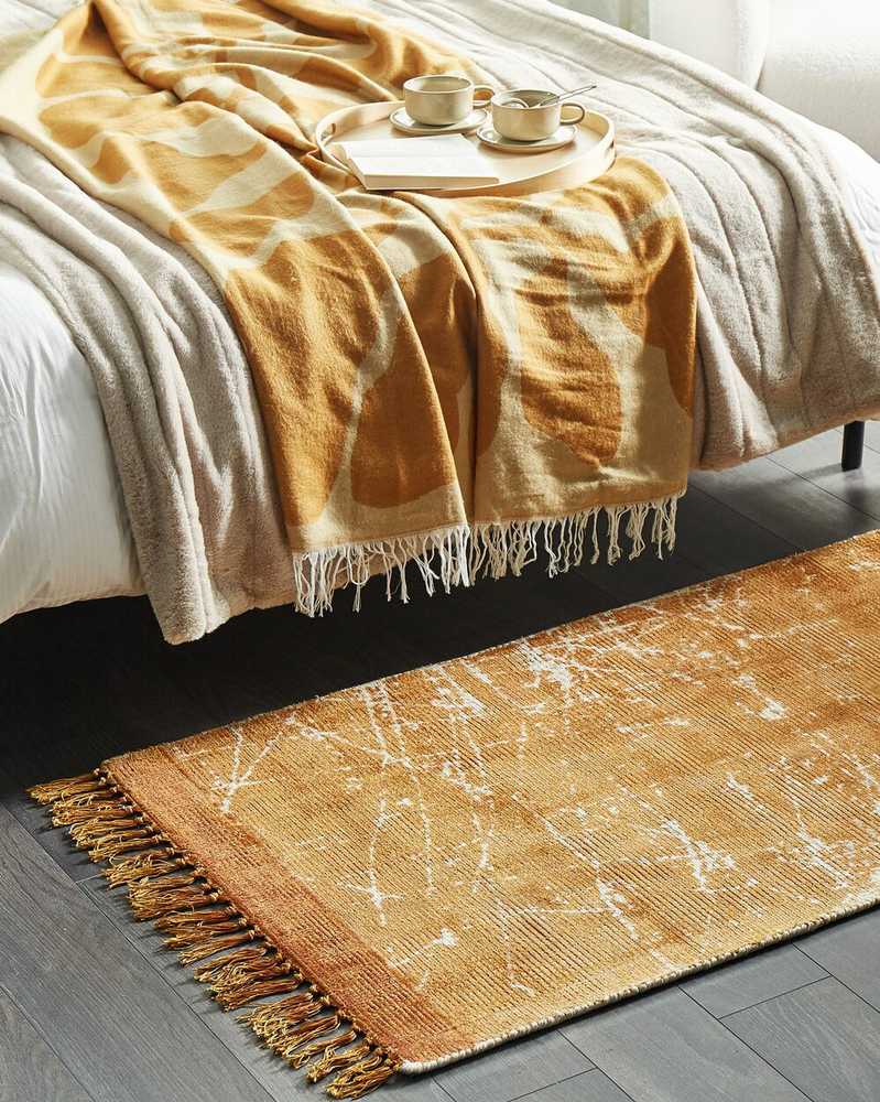 Beliani Kilimas HANLI oranžinis 80 x 150 cm viskozė