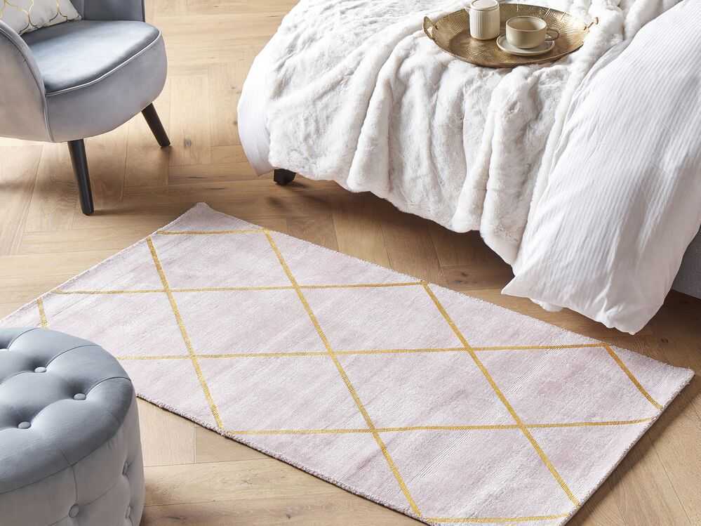 Beliani Kilimas ATIKE rožinis 80 x 150 cm viskozė