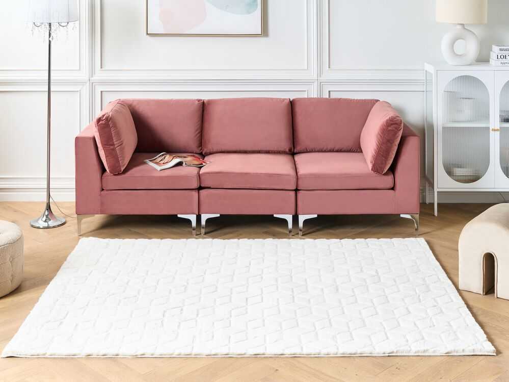 Beliani Dirbtinio kailio kilimas THATTA baltos spalvos 160 x 230 cm