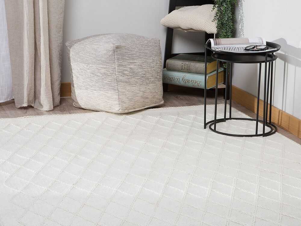 Beliani Kilimas ERZIN kreminės spalvos 140 x 200 cm vilnonis