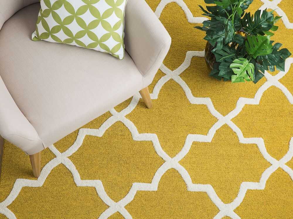 Beliani Kilimas SILVAN geltonas 140 x 200 cm vilnonis