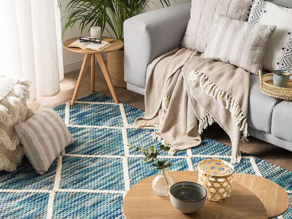 Beliani Kilim BELENLI melsvas, 140 x 200 cm, vilna