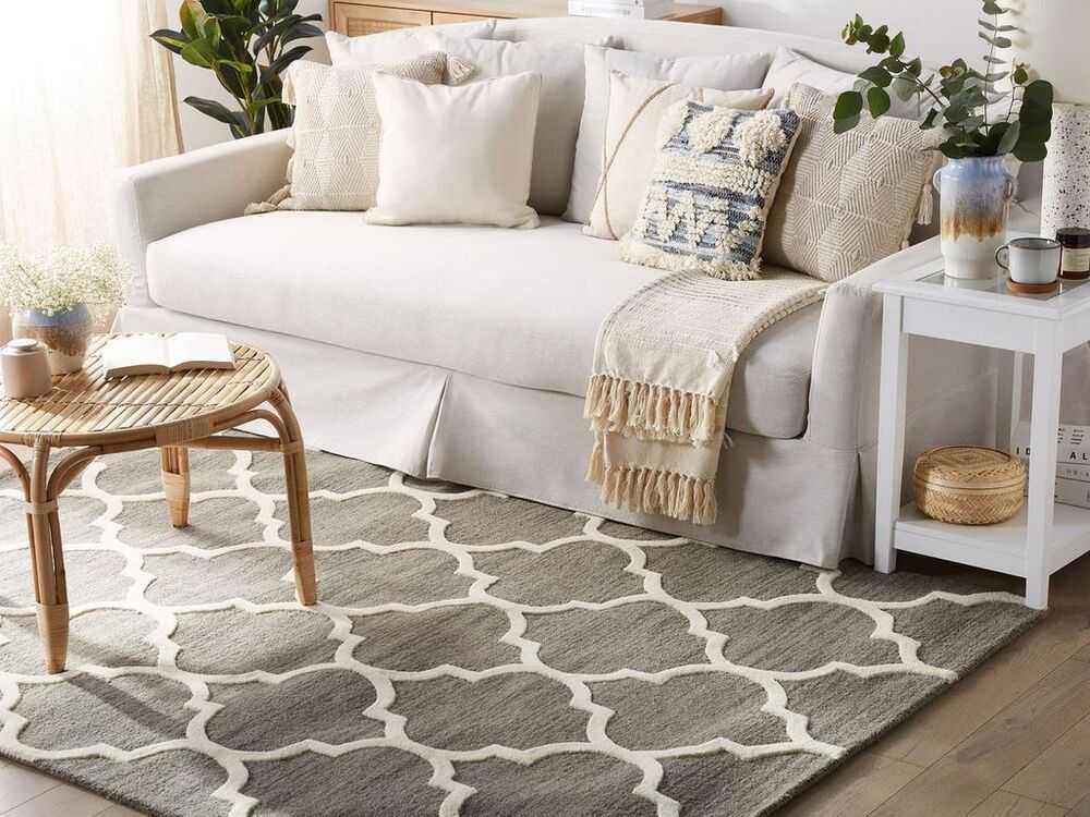 Beliani Kilimas YALOVA pilkas 140 x 200 cm vilnonis