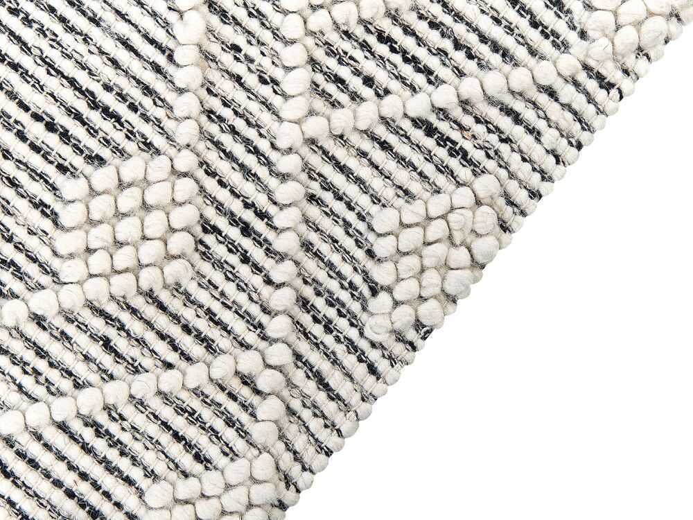 Beliani Kilimas KAVAK juodas 160 x 230 cm vilnonis