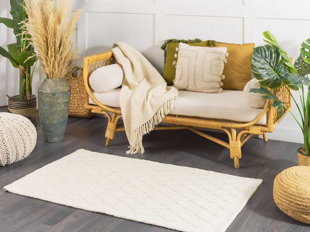 Beliani Kilimas ERZIN kreminės spalvos 80 x 150 cm iš vilnos