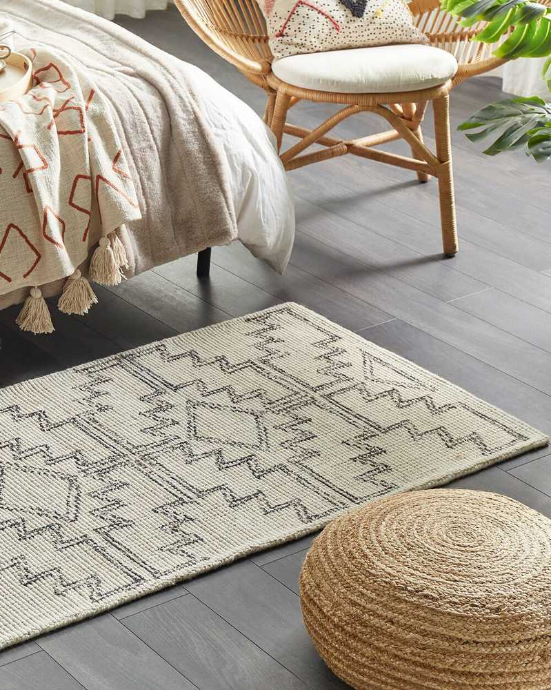 Beliani Kilimas URLA smėlio spalvos 80 x 150 cm vilnonis
