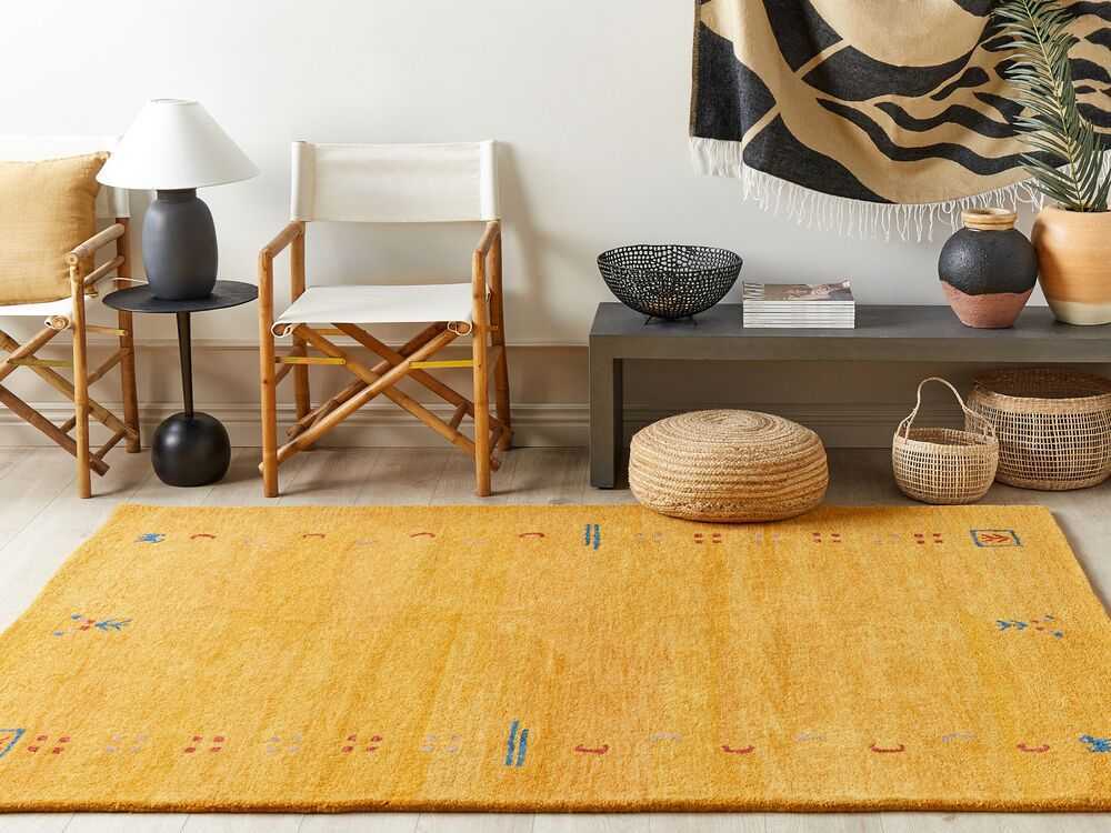 Beliani Kilimas AKALAN, geltonas, 160 x 230 cm, Gabbeh, vilna