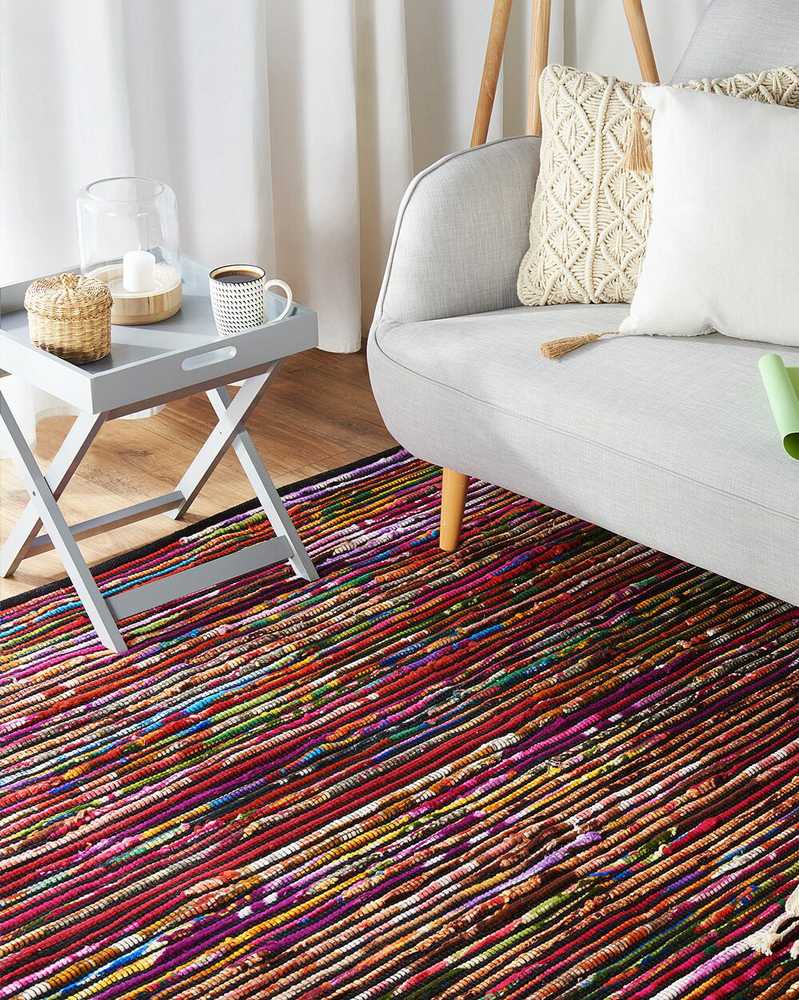 Beliani Kilimas BARTIN juodas 160 x 230 cm