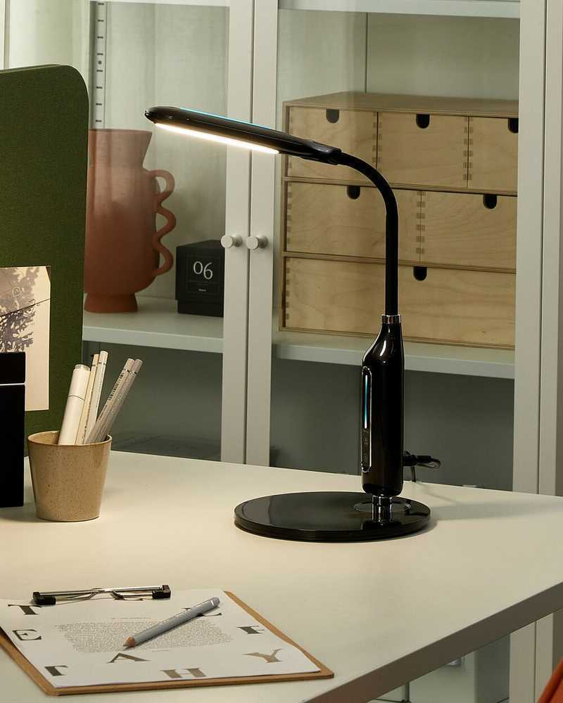 Beliani LED stalinė lempa CYGNUS su reguliatoriumi, metalinė, juoda