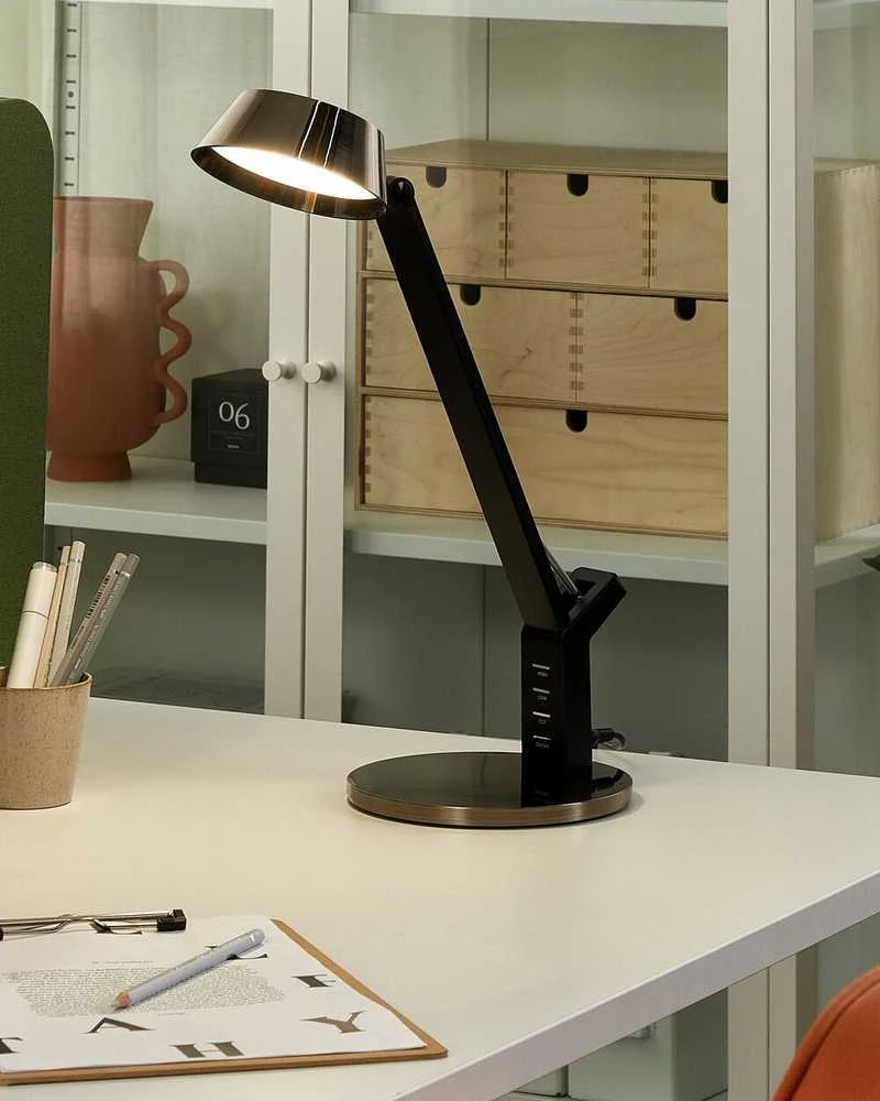 Beliani LED stalinė lempa CHAMAELEON su USB jungtimi, metalinė, žalvario spalvos