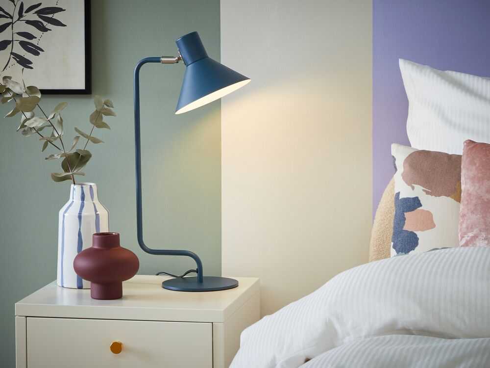 Beliani Stalinis šviestuvas RIMAVA reguliuojamas metalinis mėlynas
