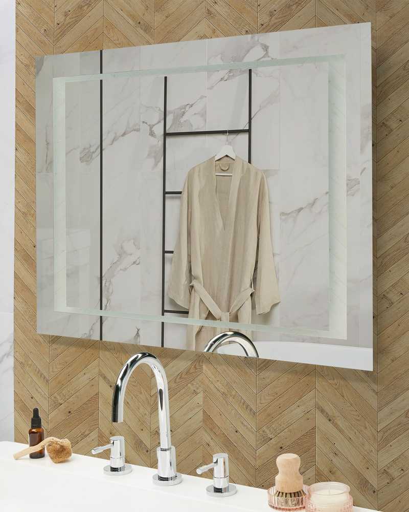 Beliani LED vonios veidrodis EYRE 80 cm 60 cm sidabrinės spalvos