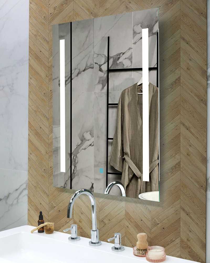 Beliani Vonios kambario veidrodis su LED apšvietimu MARTINET 60 cm 80 cm, sidabrinis