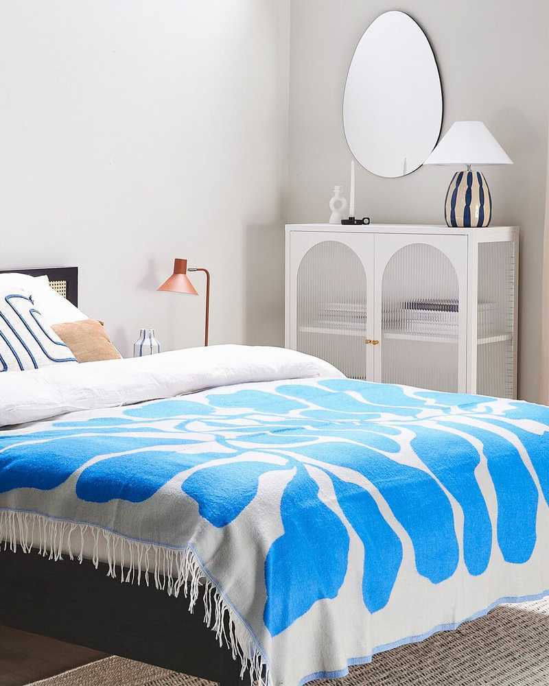 Beliani Sieninis veidrodis MONTRESOR 50 cm 70 cm Sidabrinis
