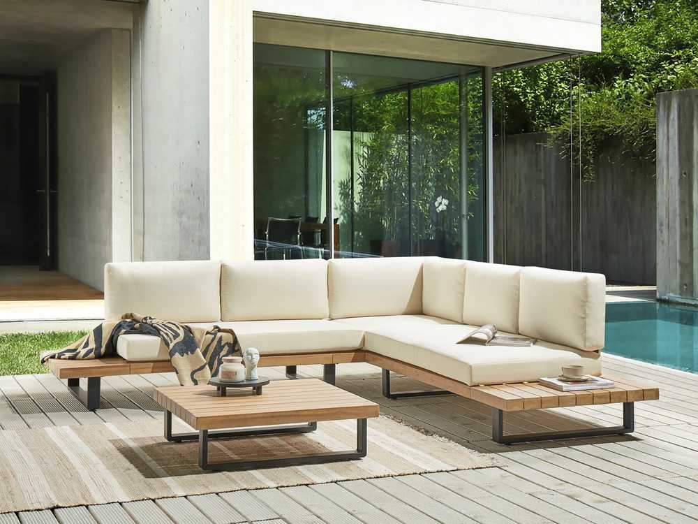 Lauko baldų komplektas Beliani Sodo kampinė sofa su staliuku 5 asmenims MYKONOS dešininė, kreminės spalvos, sertifikuota akacijos mediena