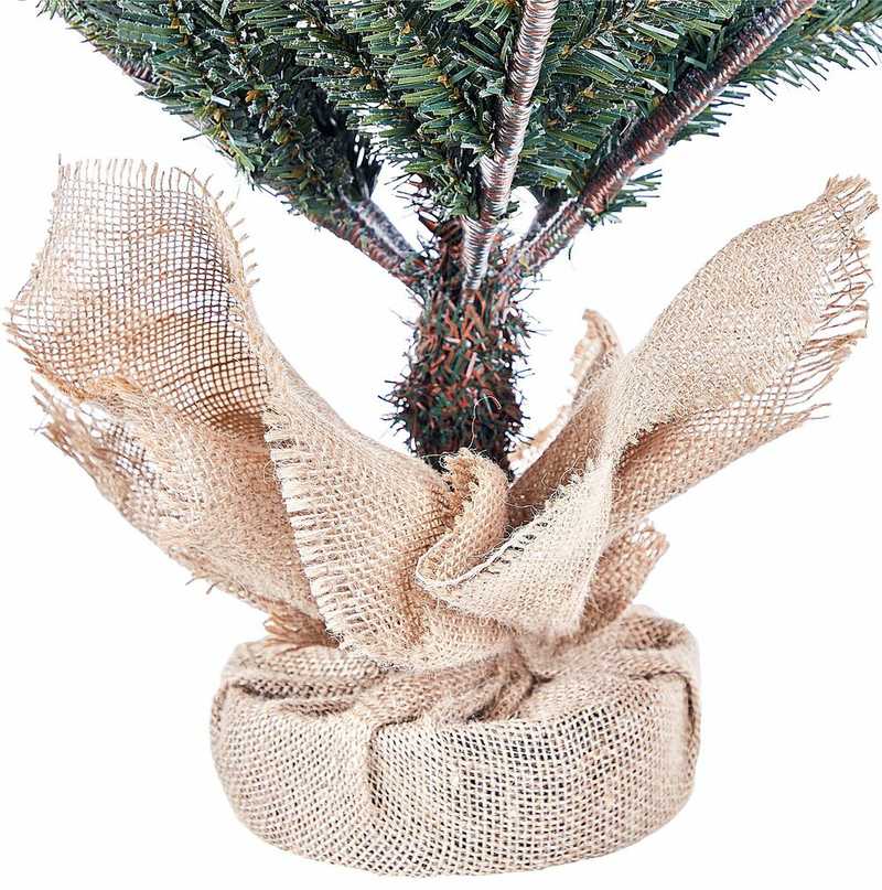 Beliani Apsnigta dirbtinė kalėdinė eglutė RINGROSE 90 cm Žalia
