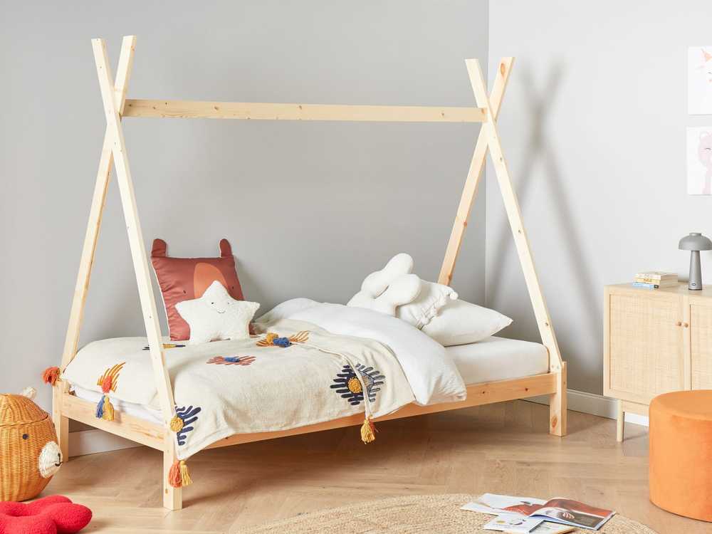 Beliani Vaikiška lova Tipi pušies medienos DEVAY 90 x 200 cm šviesiai ruda