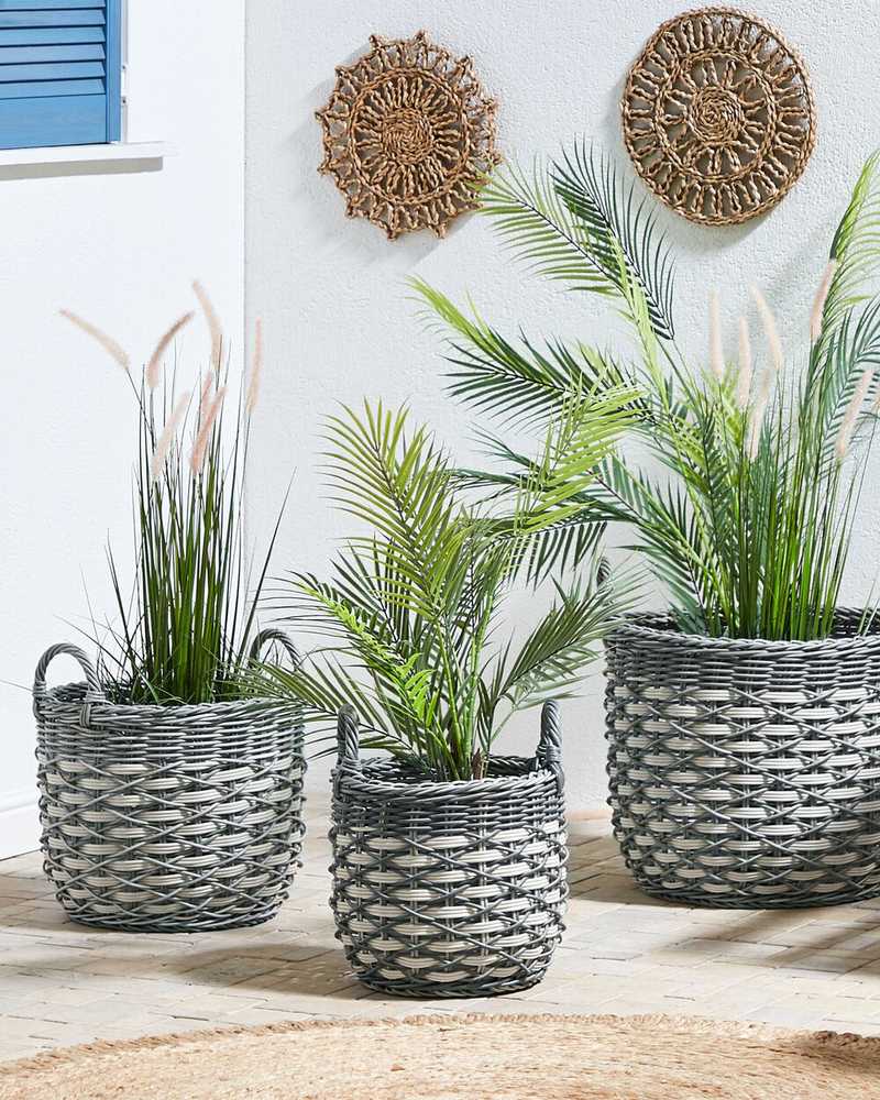 Beliani 3 gėlių krepšelių rinkinys GEFIRA 31/39/49 cm pilkas technorotangas