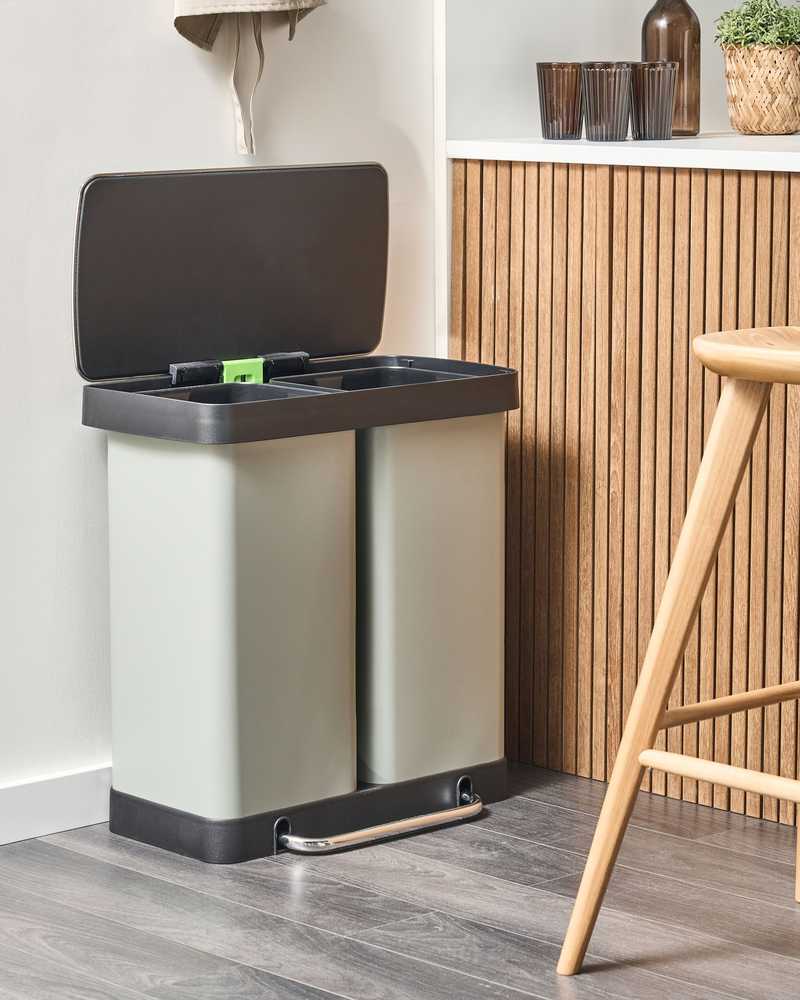 Beliani Dvikamerė šiukšliadėžė su pedalu 60 L ECOSORT metalinė šviesiai žalia