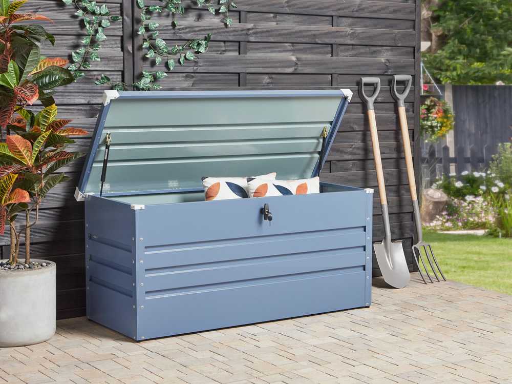 Beliani Sodo dėžė CEBROSA 132 cm 62 cm, mėlyna