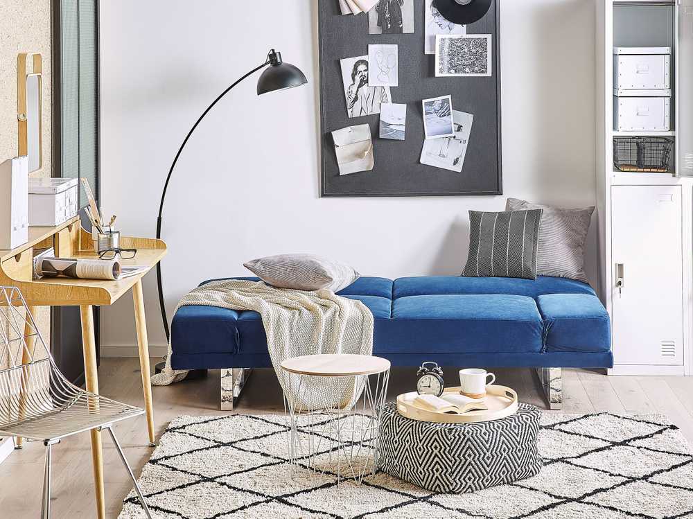 Beliani Dvivietė išskleidžiama sofa YORK iš veliūro, tamsiai mėlyna