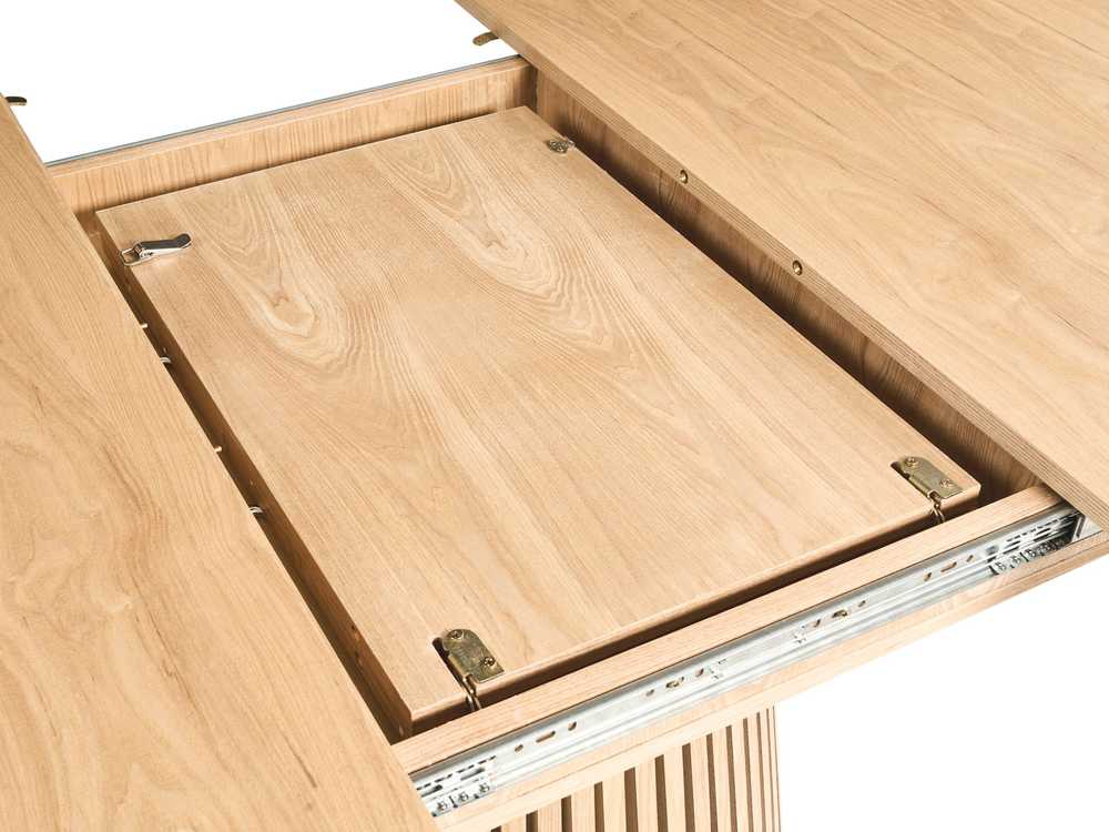 Beliani Išskleidžiamas valgomojo stalas MOORE Šviesus uosis 120/160 cm 120 cm