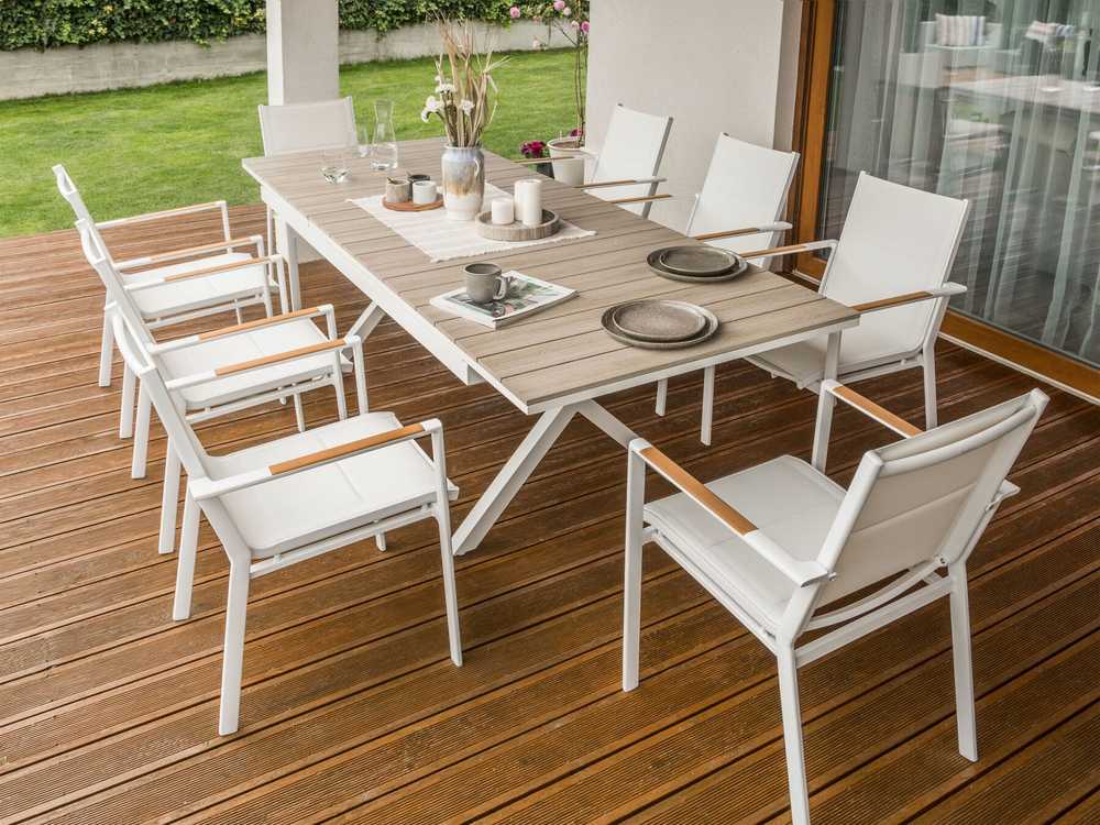 Beliani Išskleidžiamas sodo stalas FANES 184/242 × 90 cm, metalinis, baltas