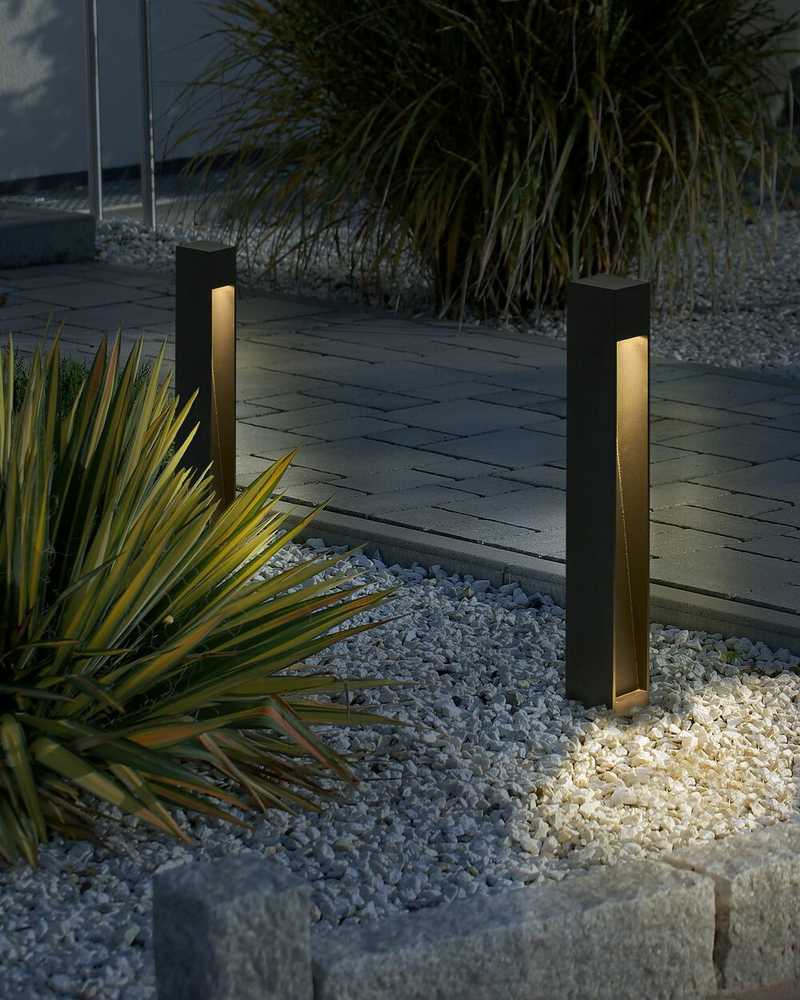 Beliani Sodo šviestuvas stulpas LED SABINO juodas