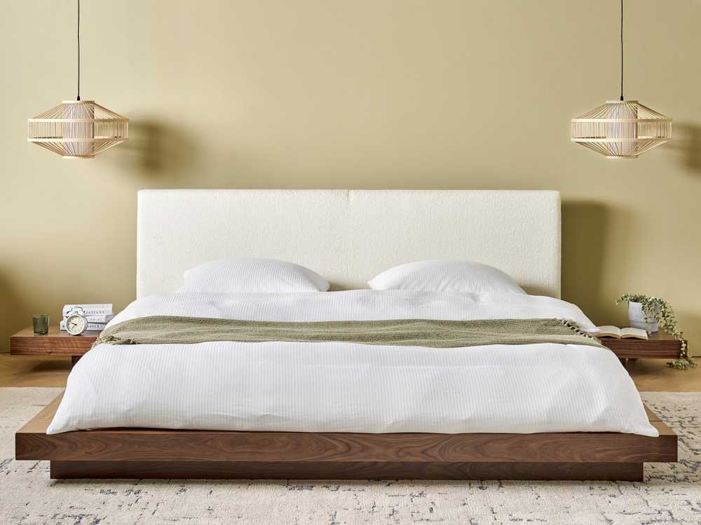 Beliani Dviejų asmenų lova su naktiniais staliukais ZEN 180 x 200 cm, ruda