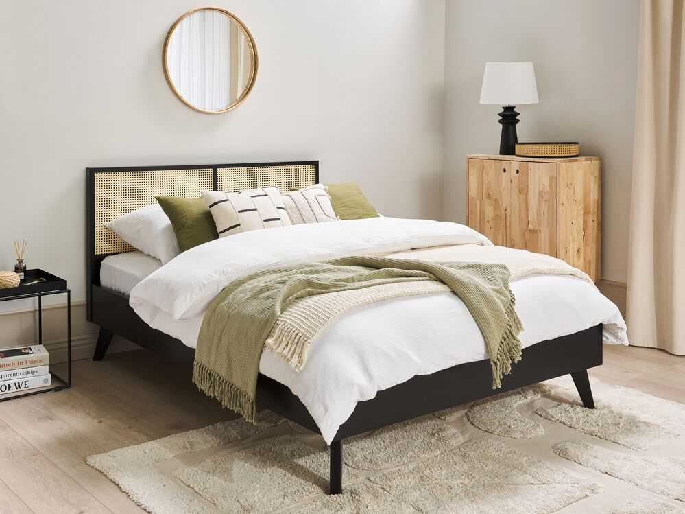 Beliani Rotango lova MONPAZIER 140 x 200 cm juoda