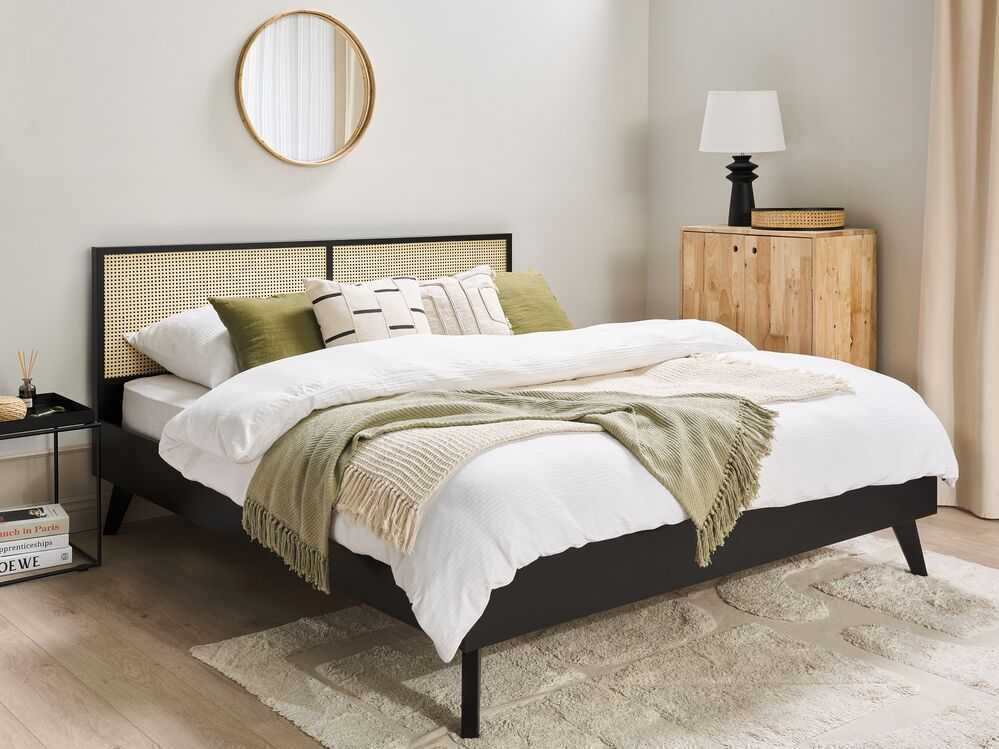 Beliani Rotango lova MONPAZIER 180 x 200 cm Juoda