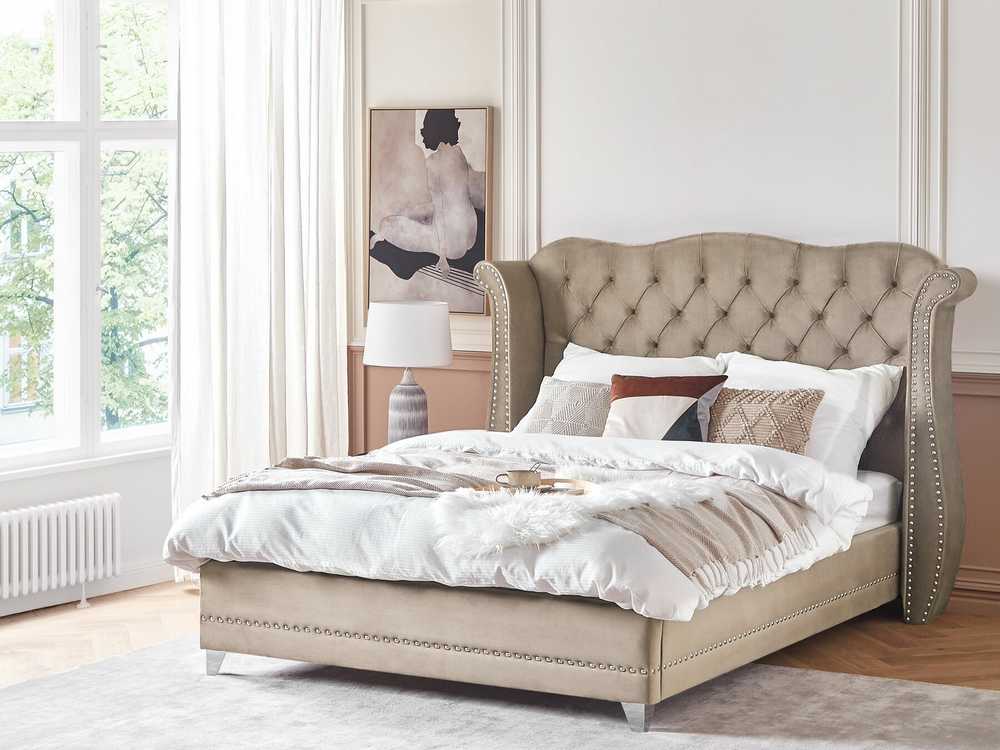 Beliani Dvigulė lova AYETTE 180 x 200 cm, smėlio spalvos veliūras