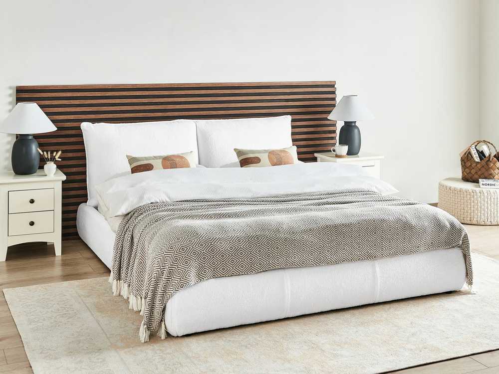 Beliani Vandens lova Boucle VINAY 160 x 200 cm Balta