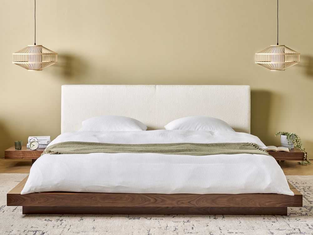 Beliani Vandeninė lova Boucle ZEN 180 x 200 cm ruda uosio spalva