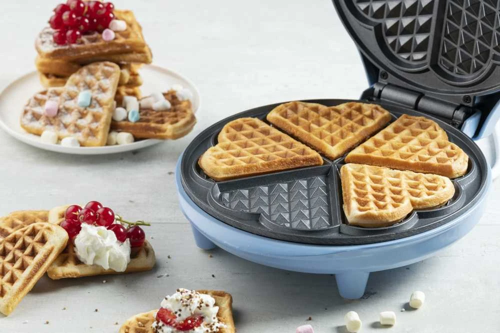 Bestron Širdelės Formos Vaflinė, 700W, Mėlyna