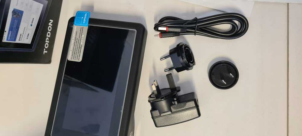 "TOPDON ArtiDiag800 BT" - OBD2 akumuliatoriumi valdomas diagnostikos prietaisas, skirtas visoms transporto priemonėms, automobiliams, turintis išsamią sistemos diagnostiką ir 28 aptarnavimo funkcijas, nuolatinis atnaujinimas internetu, belaidis ryšys