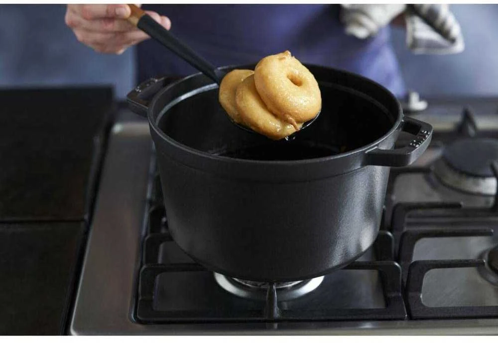 Zwilling STAUB Apvalus aukštas ketaus puodas LA COCOTTE 4,8 l, juodas