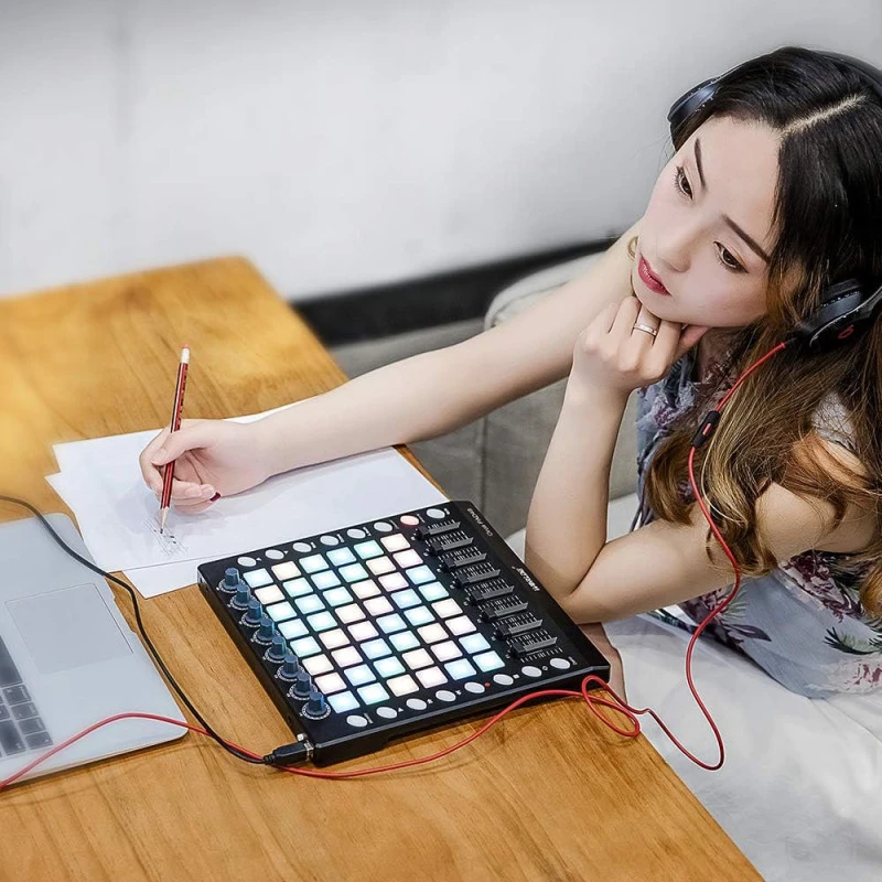 WORLDE MIDI Drum Pad Controller – 48 RGB multi-touch pad’ai, DJ beat maker ir live performance kontroleris aprašymas - Prekės nuotrauka