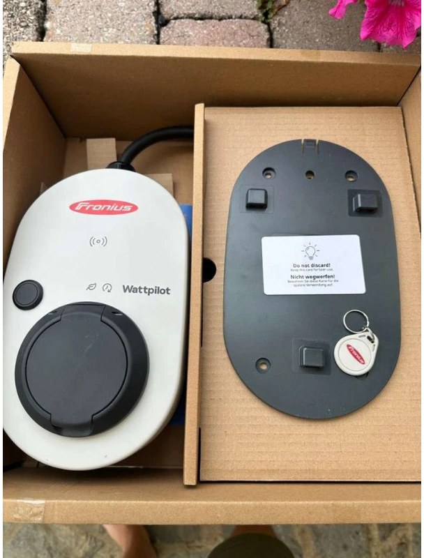 Elektromobilių Įkrovimo Stotelė - Fronius Wattpilot Go 11 J 2.0 Pilka/Juoda